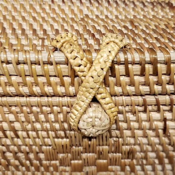 Made by Hand in Vietnam Woven Oval Purse with Leather Strap - Picture 3 of 7